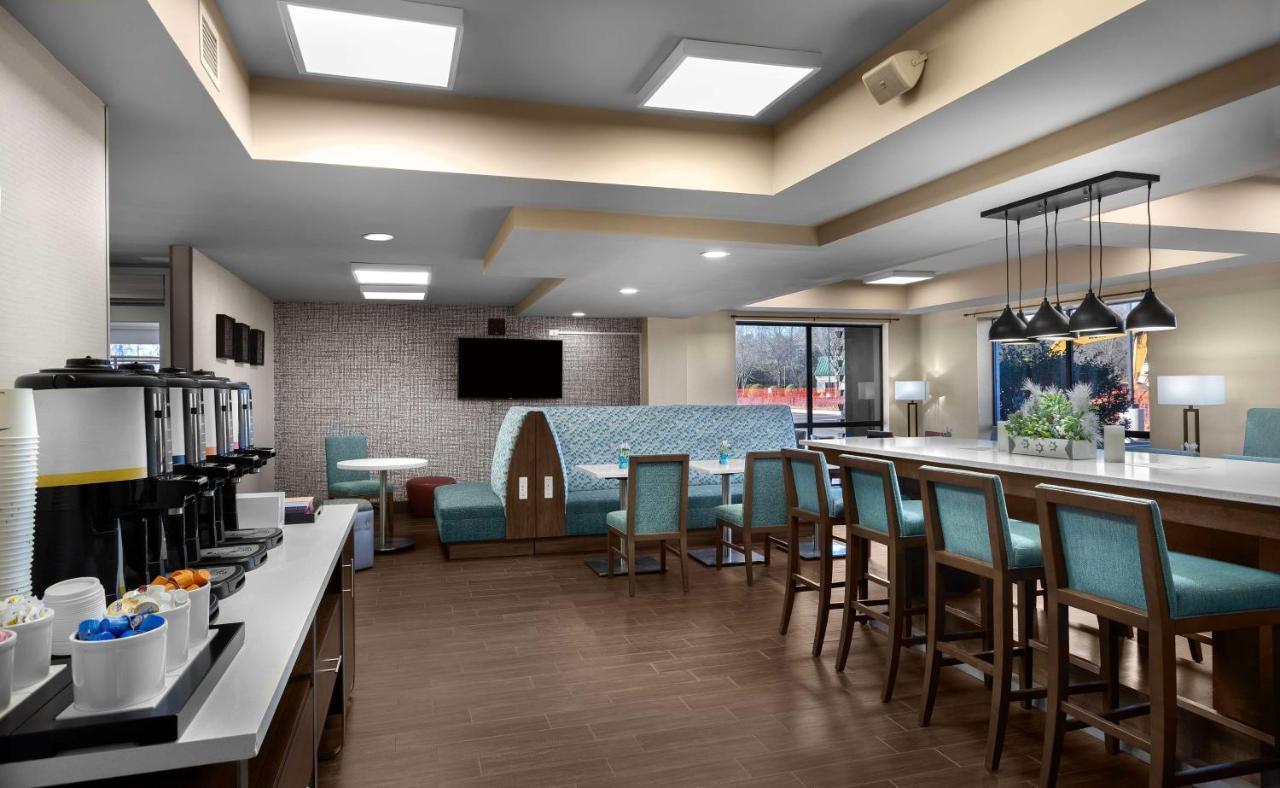 Hampton Inn Greenville/Тревелерс-Рест Екстер'єр фото