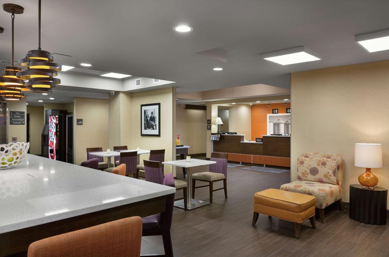 Hampton Inn Greenville/Тревелерс-Рест Екстер'єр фото