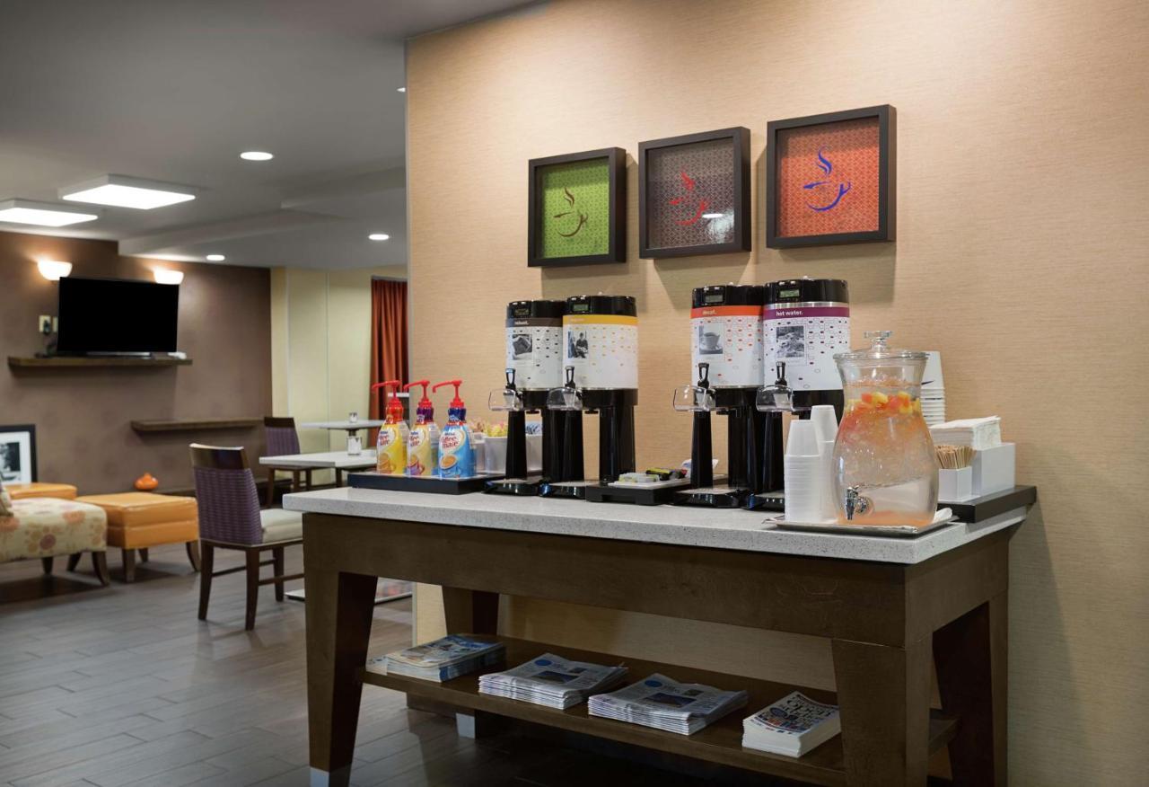 Hampton Inn Greenville/Тревелерс-Рест Екстер'єр фото