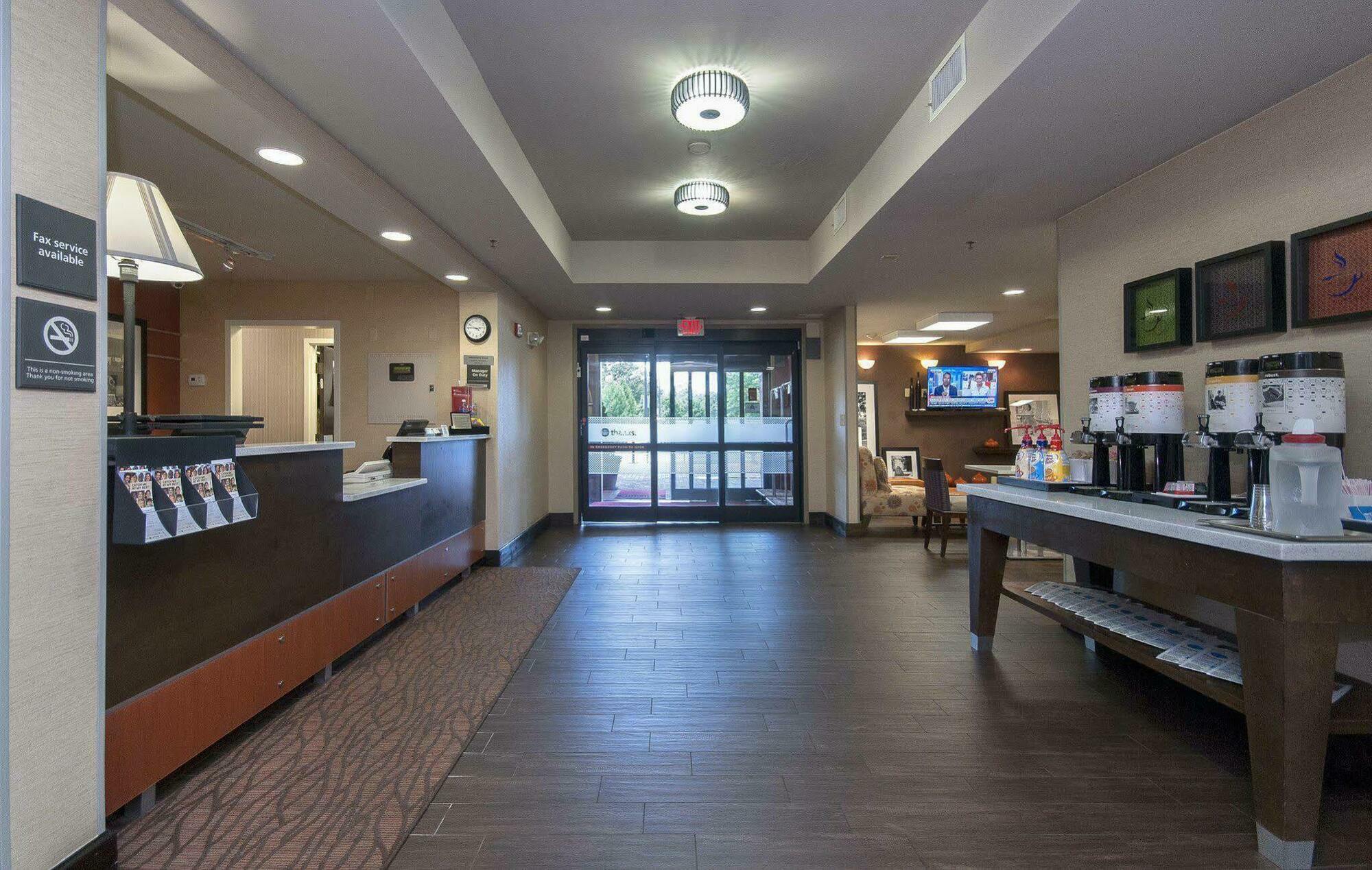 Hampton Inn Greenville/Тревелерс-Рест Екстер'єр фото
